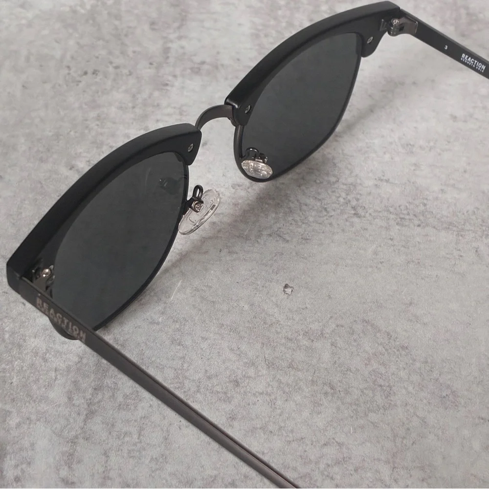Kenneth Cole Reaction KC1330 02X Black Sunglasses 50-21-150